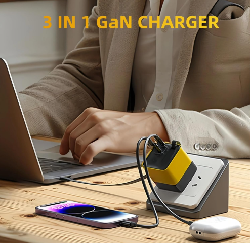 TriCharge GaN 80W Retractable Station